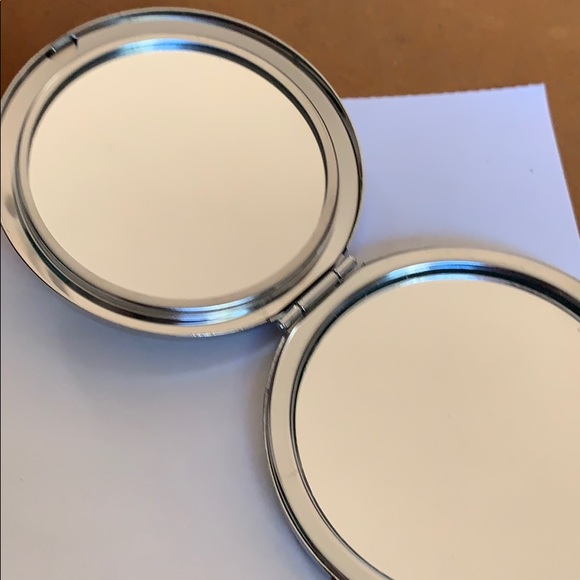 Makeup Mirror - Picture 3 of 5